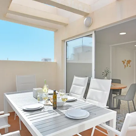 Center Penthouse By Nras